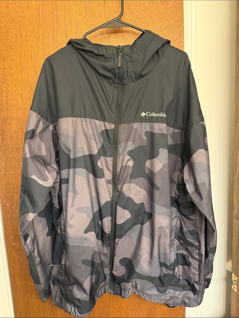 Columbia Black and Gray Camo Hooded Windbreaker